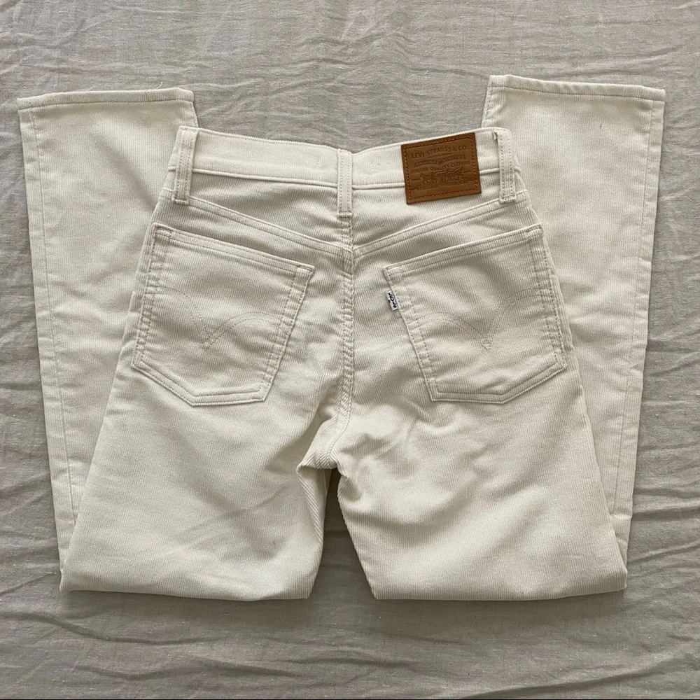 Levi's Cream Wedgie Straight Jeans - Picture 5 of 8